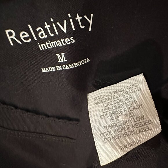 Relativity 2-Piece Black & Gray Pajama Set Women’s Medium - Picture 5 of 11